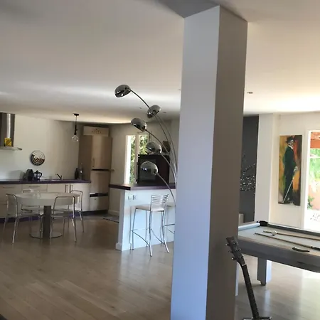 Avec Piscine Privée Entre Mer, Lac, Montagne Et Espagne Villa *