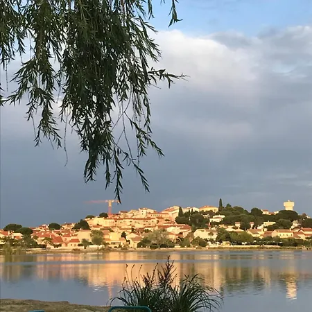 Avec Piscine Privée Entre Mer, Lac, Montagne Et Espagne *