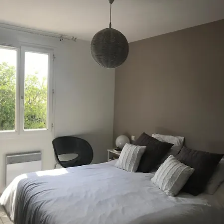 Avec Piscine Privée Entre Mer, Lac, Montagne Et Espagne *