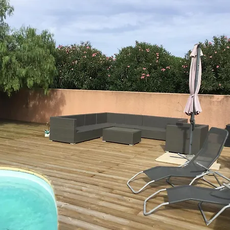 Avec Piscine Privée Entre Mer, Lac, Montagne Et Espagne Villa